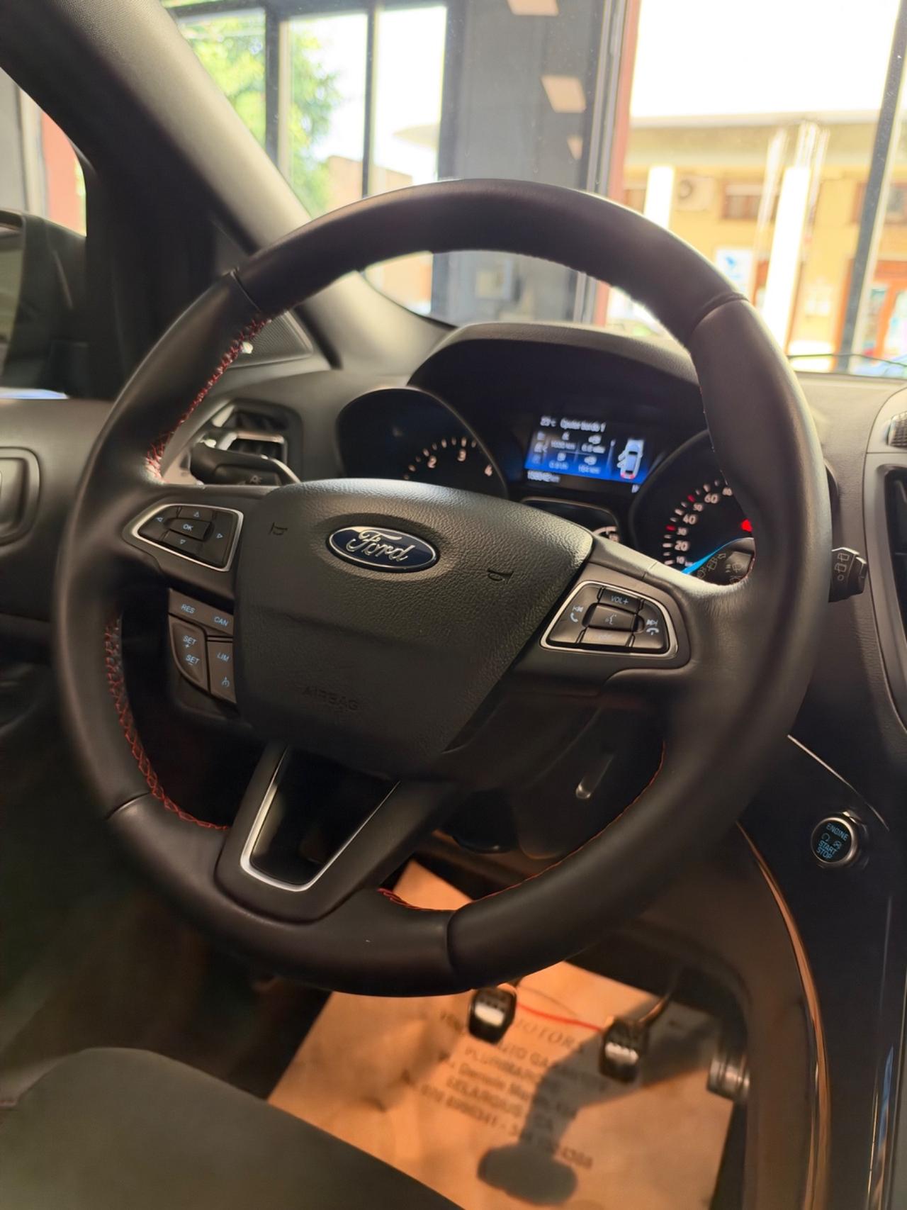 Ford Kuga 1.5 TDCI 120 CV 2WD ST-Line