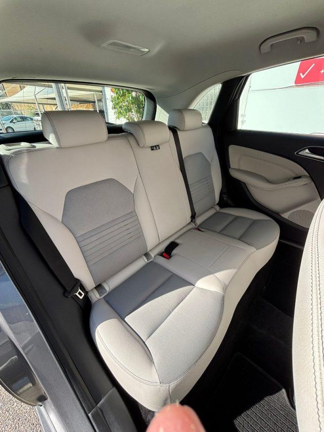 MERCEDES-BENZ B 180 d Automatic Business