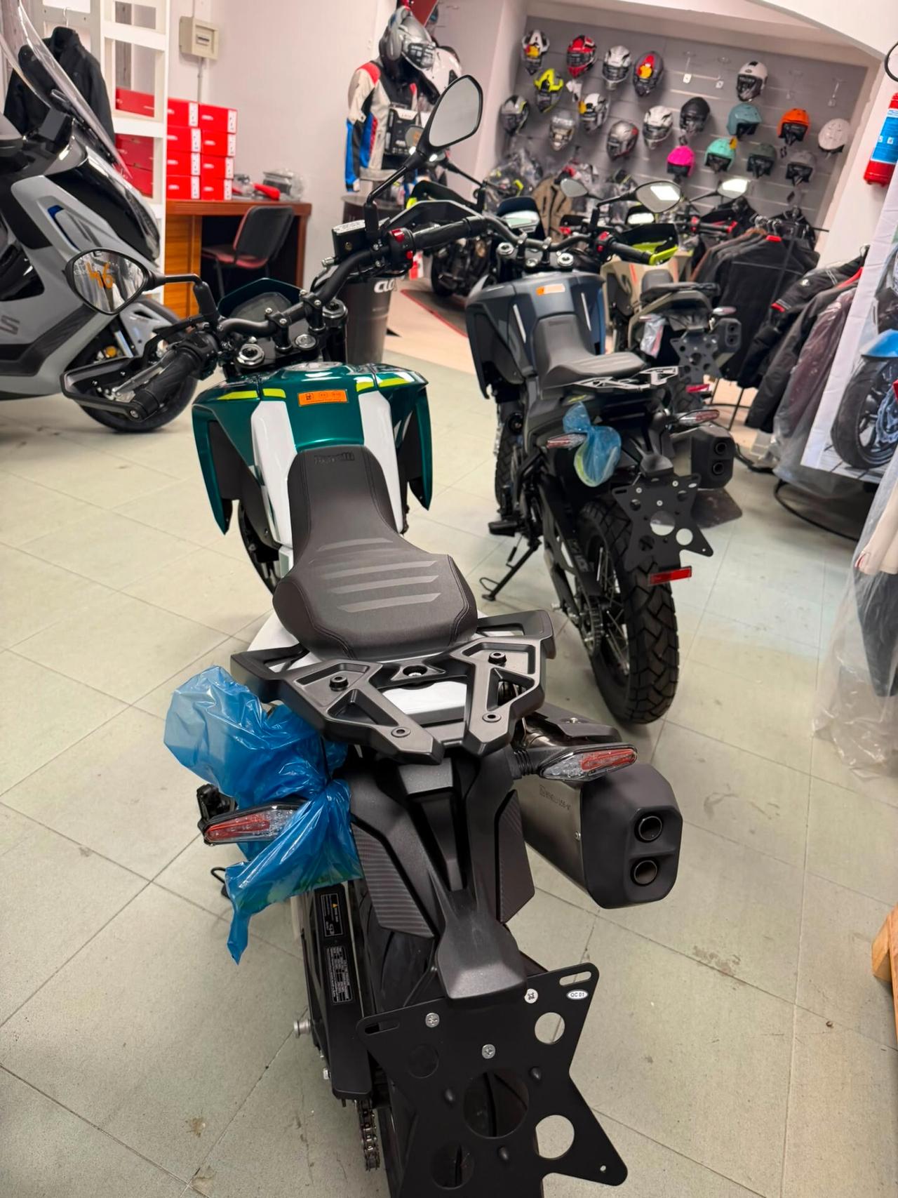 Benelli BKX 300 BKS & BKX