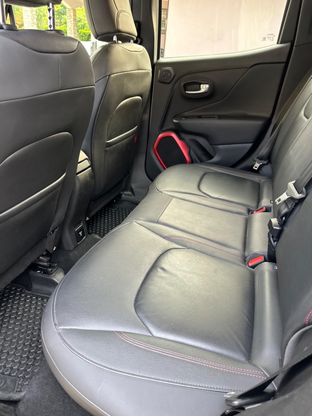 Jeep RENEGADE 2.0 MJT 4WD TRAILHAWK EU6B KMCERT
