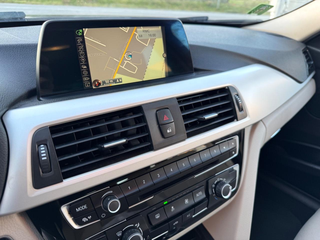 BMW 320d Automatic Touring XDRIVE - Navi 17