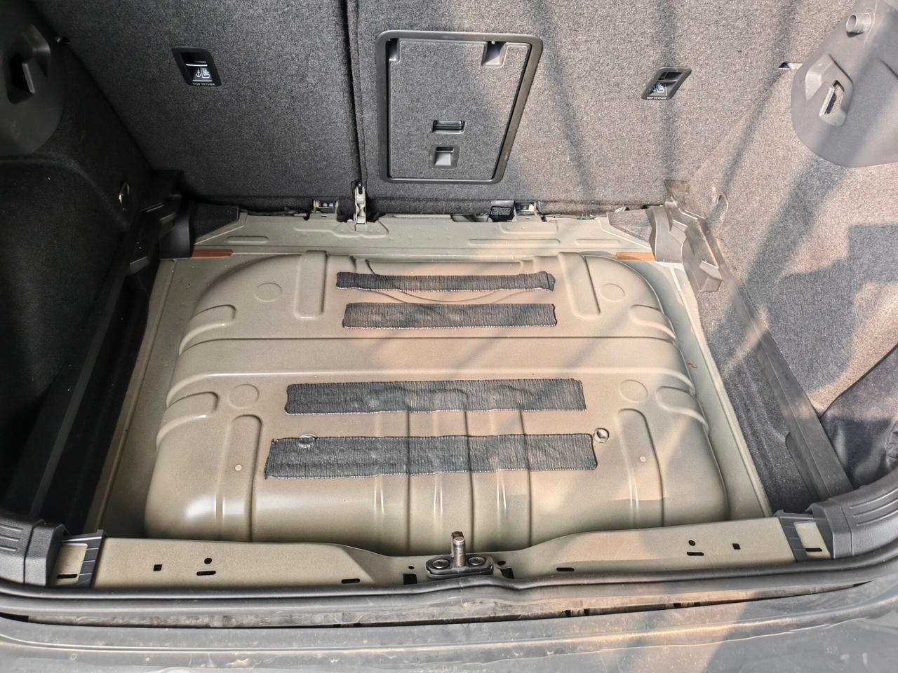 Volkswagen Golf 1.5 TGI DSG Style Incidentata