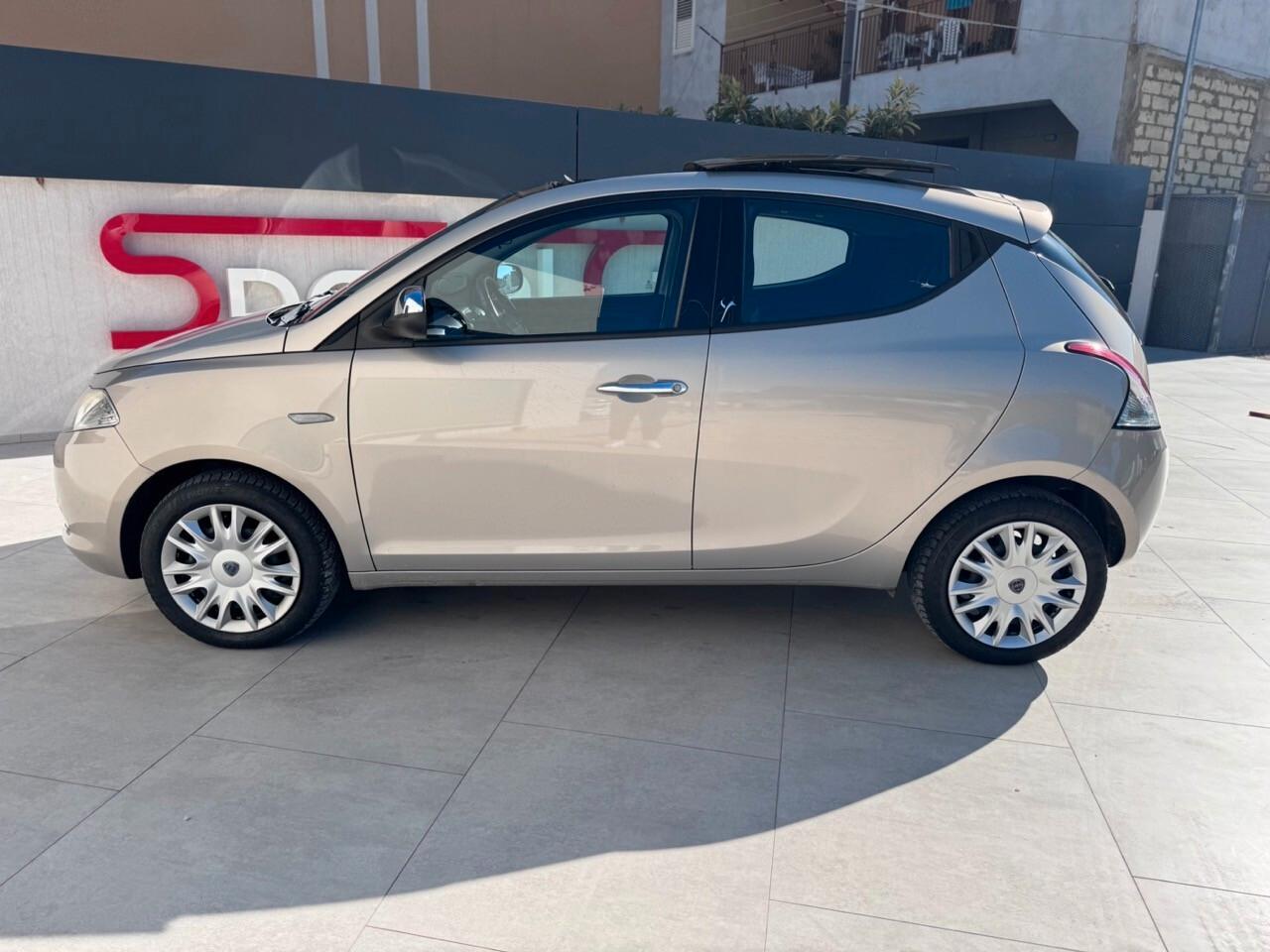 Lancia Ypsilon 0.9 TwinAir 85 CV 5 porte S&S Platinum
