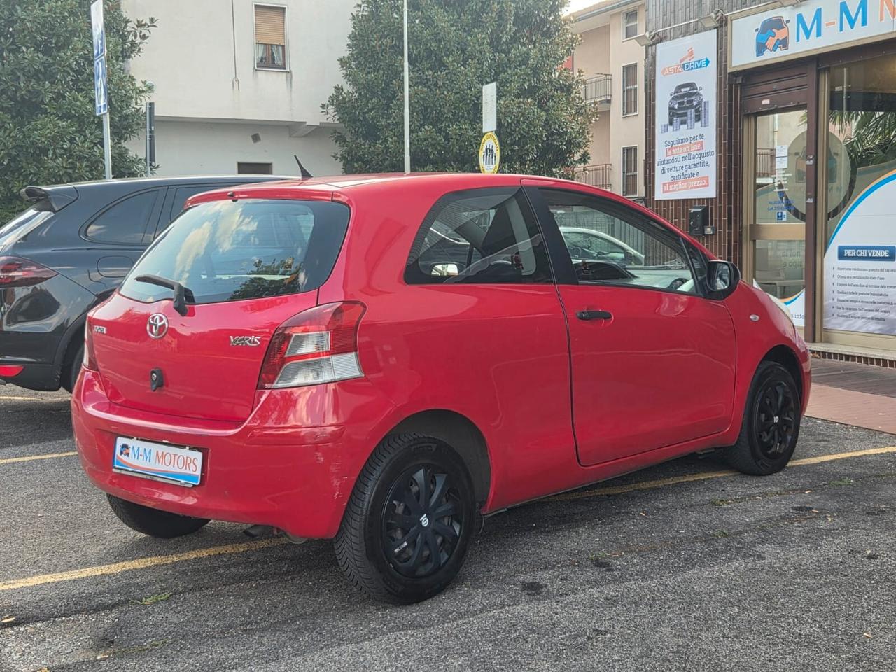 Toyota Yaris 1.0 3 porte Now Eco