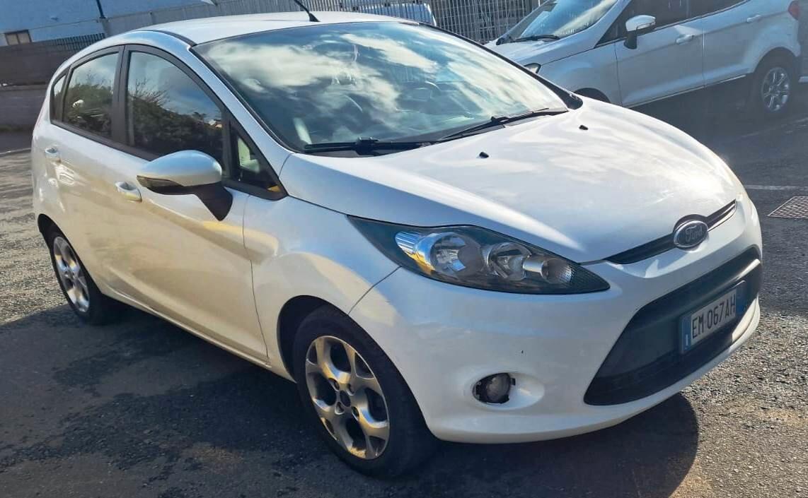 Ford Fiesta 1.4 TDCi 70CV 5 porte Titanium