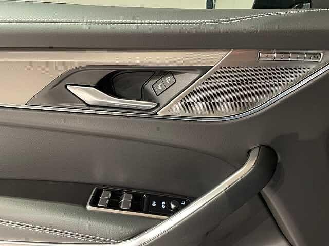 Jaguar F-PACE R-Dynamic S - IVA ESPOSTA