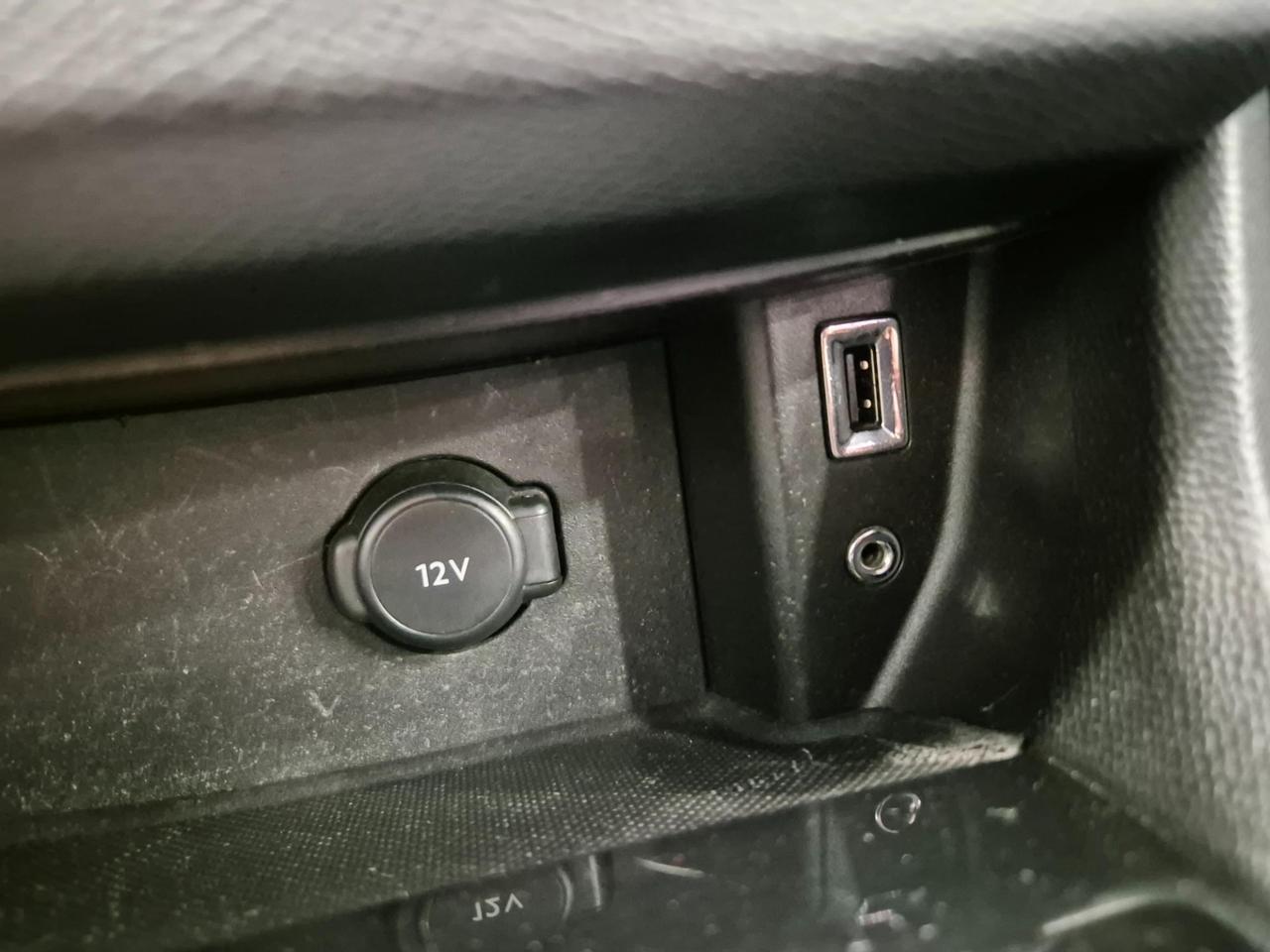 Peugeot 308 SW 1.6 bluehdi Active s&s 120cv - UNIPROPRIETARIO - NEOPATENTATI - Sens. Park - Clima