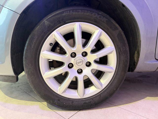 OPEL Zafira 1.8 16V VVT Cosmo