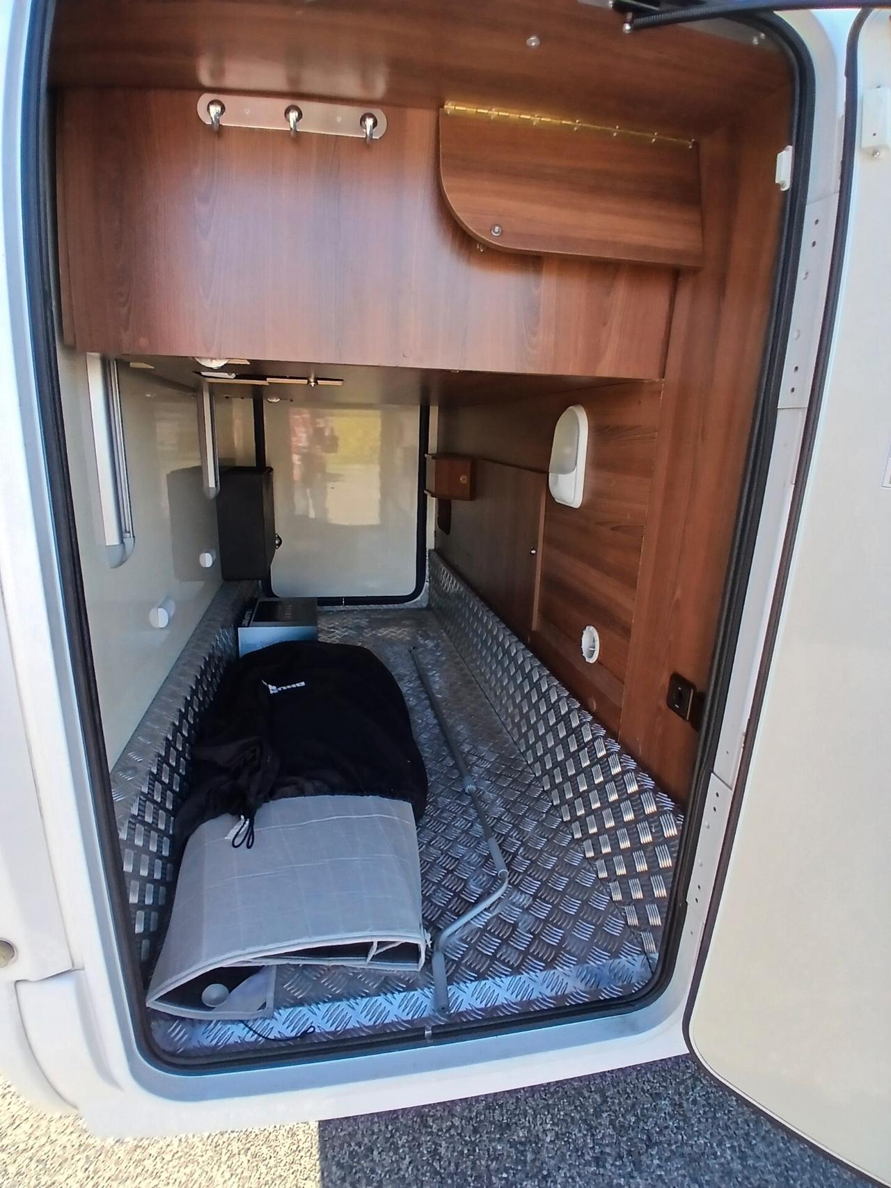 Mclouis NEVIS 862 G 5 POSTI