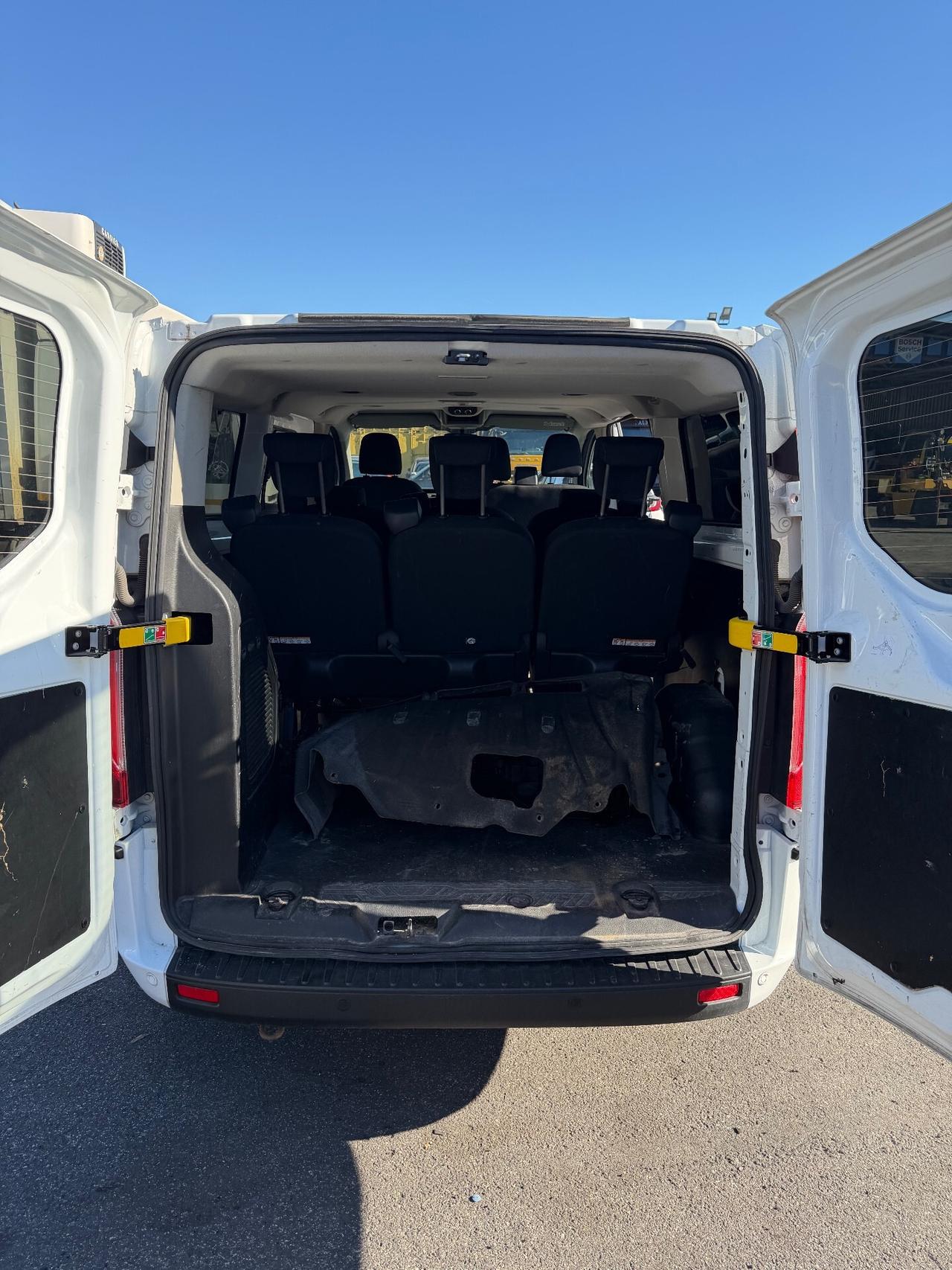 Ford Transit Custom 9 Posti Passo Lungo