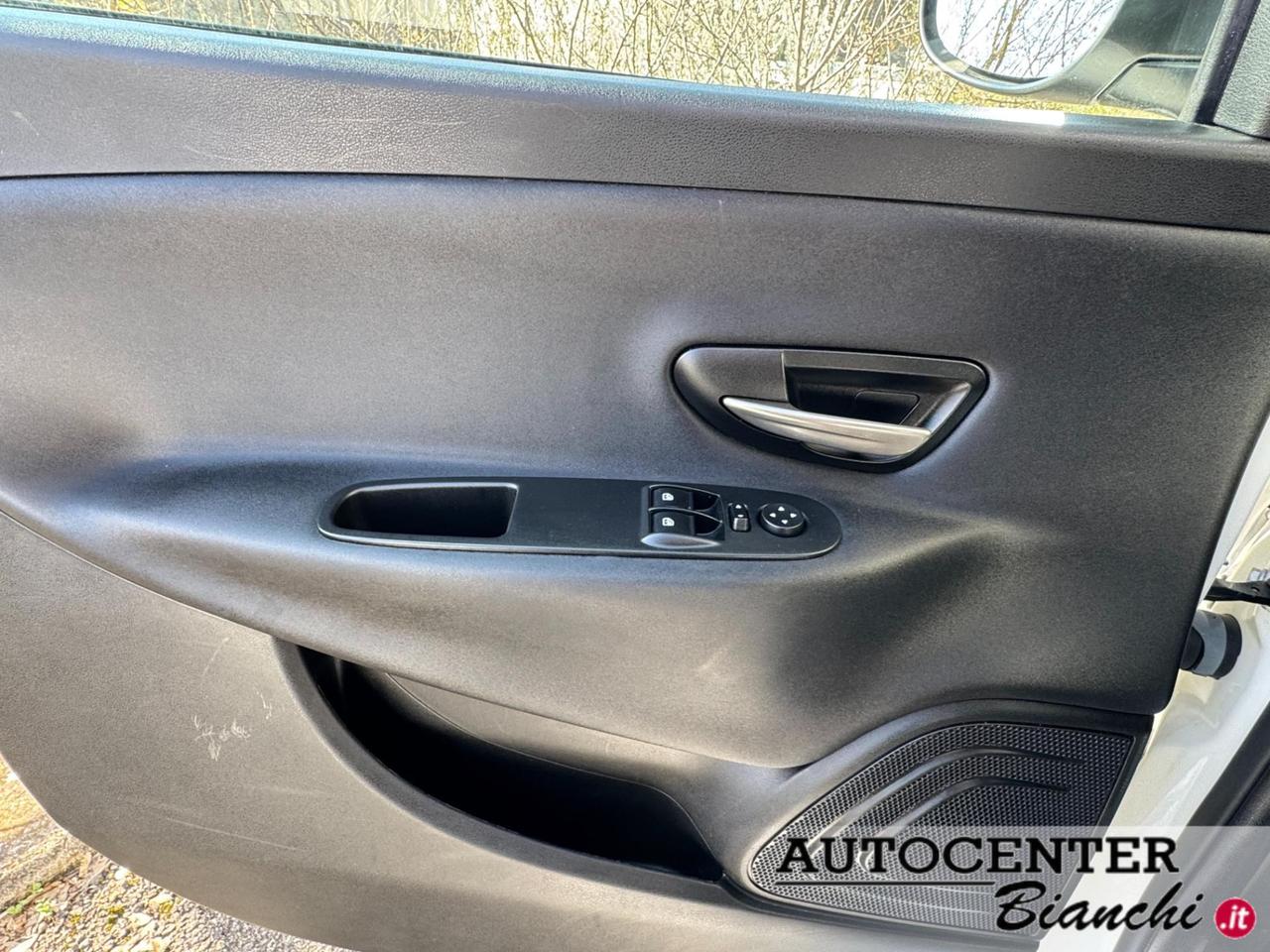 Lancia Ypsilon 5 Porte Ypsilon 1.0 firefly hybrid Gold s&s 70cv