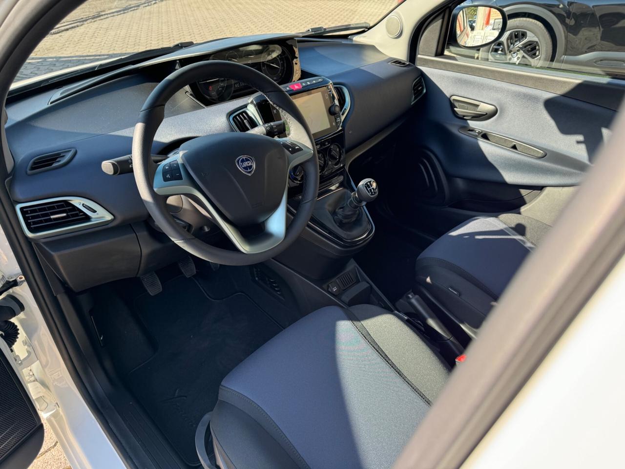 Lancia Ypsilon 1.0 FireFly 5 porte S&S Hybrid Gold