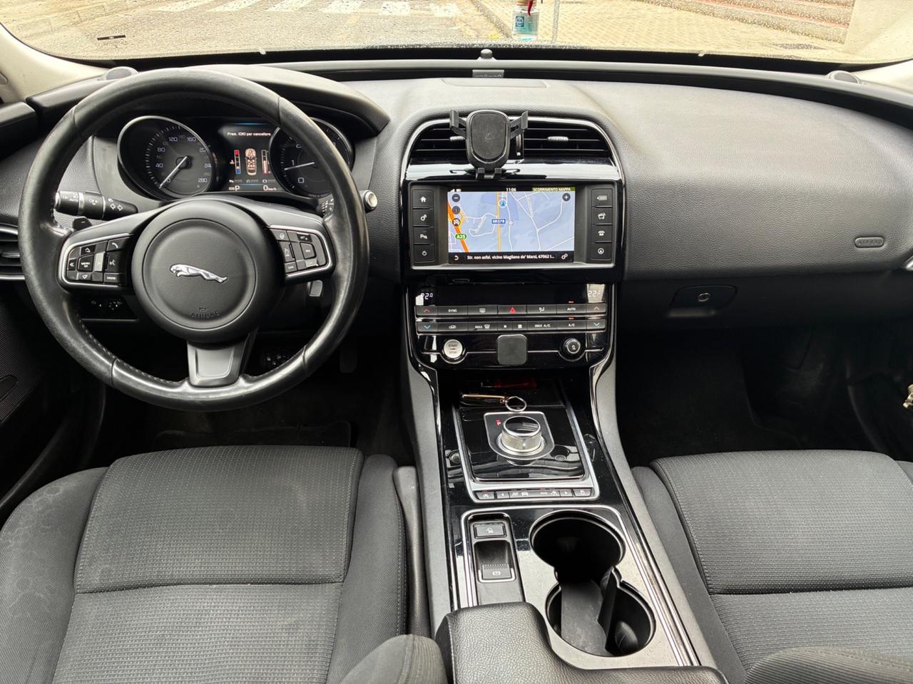 Jaguar XE 2.0 D Turbo Prestige