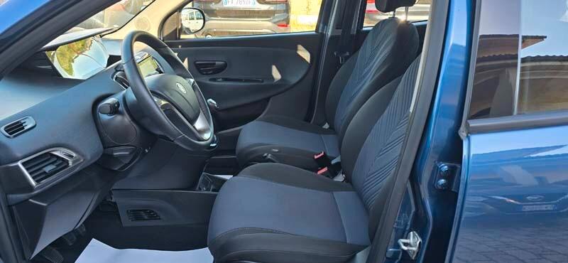 Lancia Ypsilon 1.0 70cv Hybrid GOLD