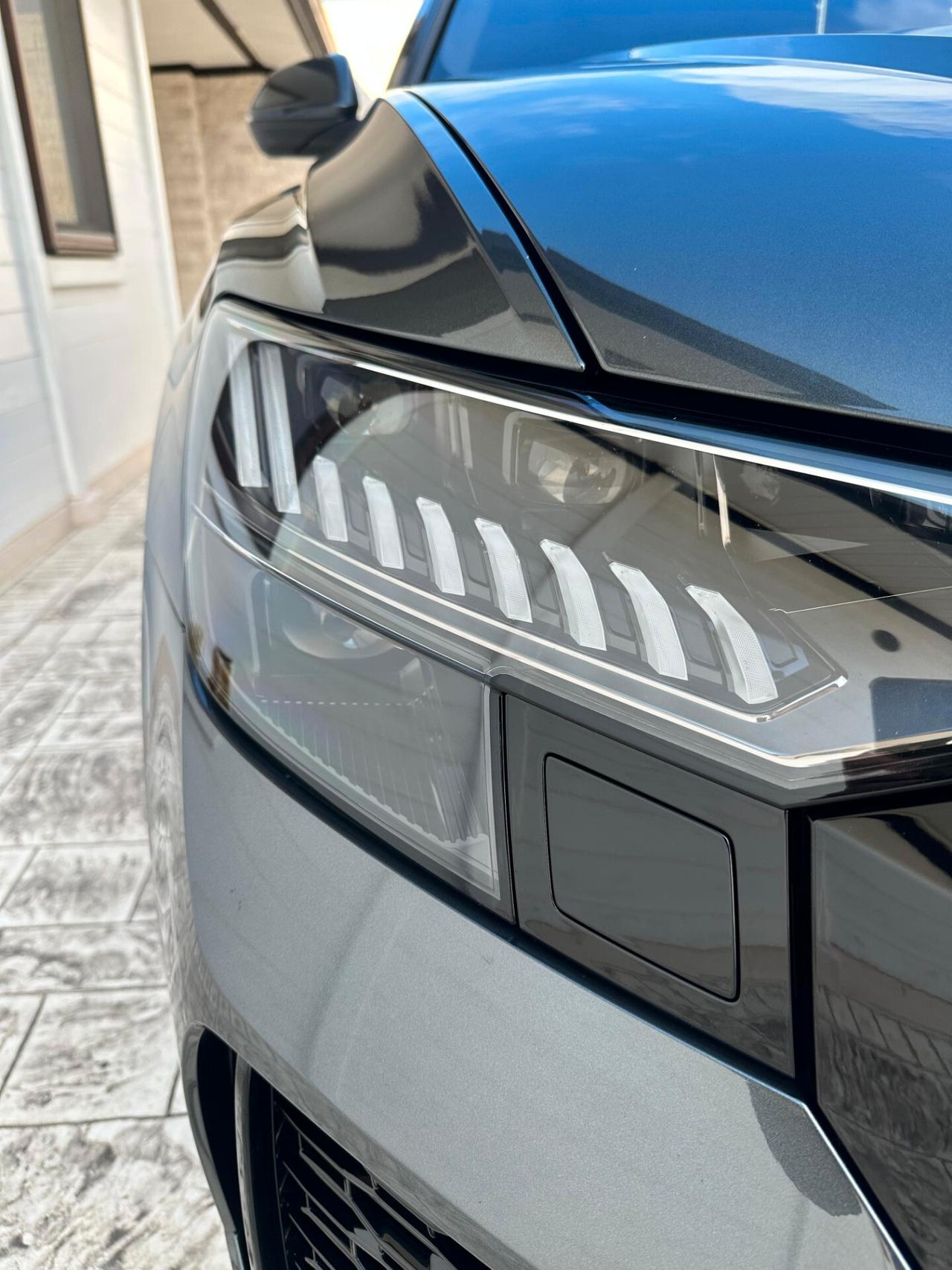 Audi Q8 RS Q8 TFSI V8 quattro tiptronic