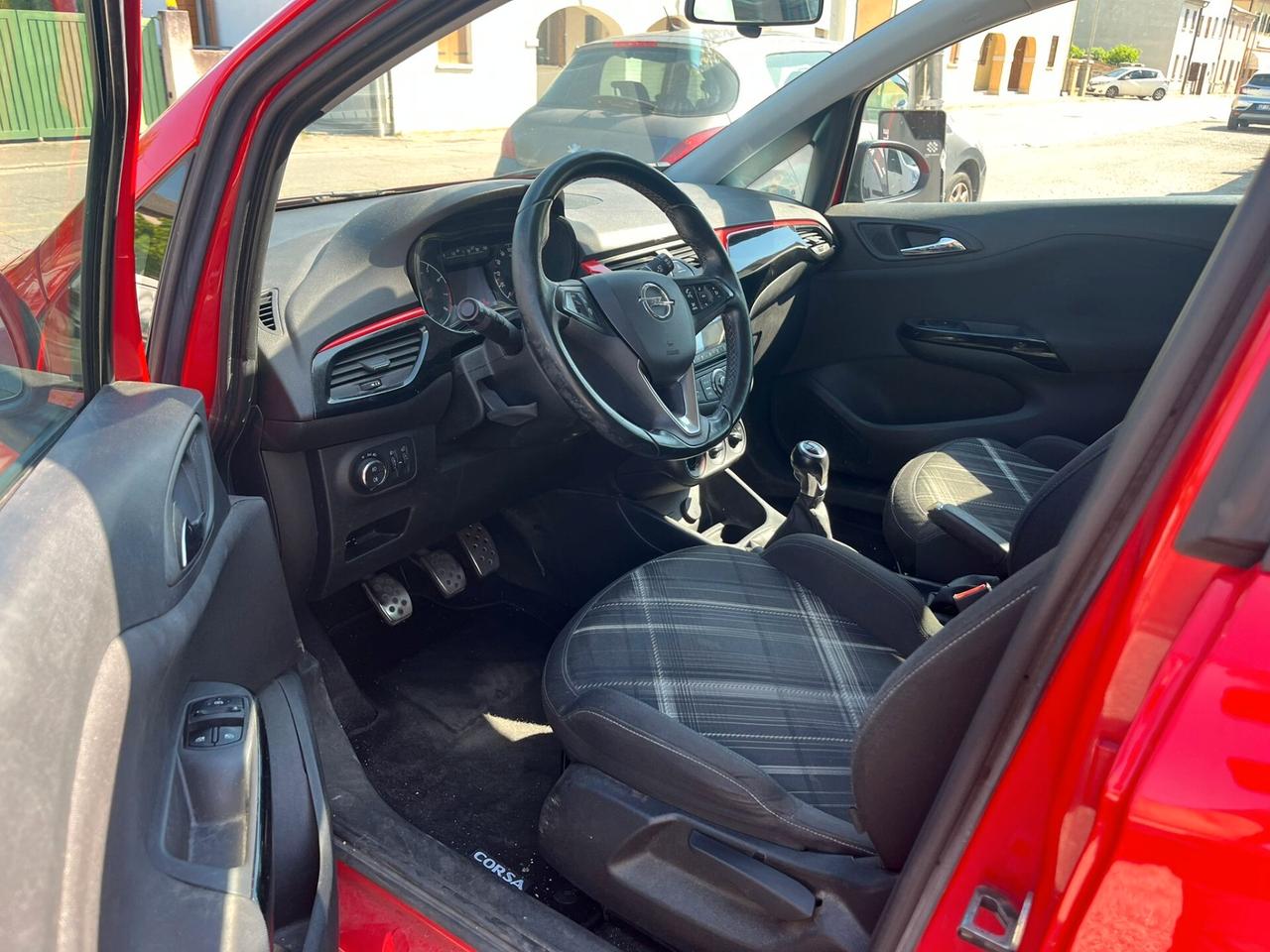 Opel Corsa 1.4 90CV GPL Tech 5 porte b-Color