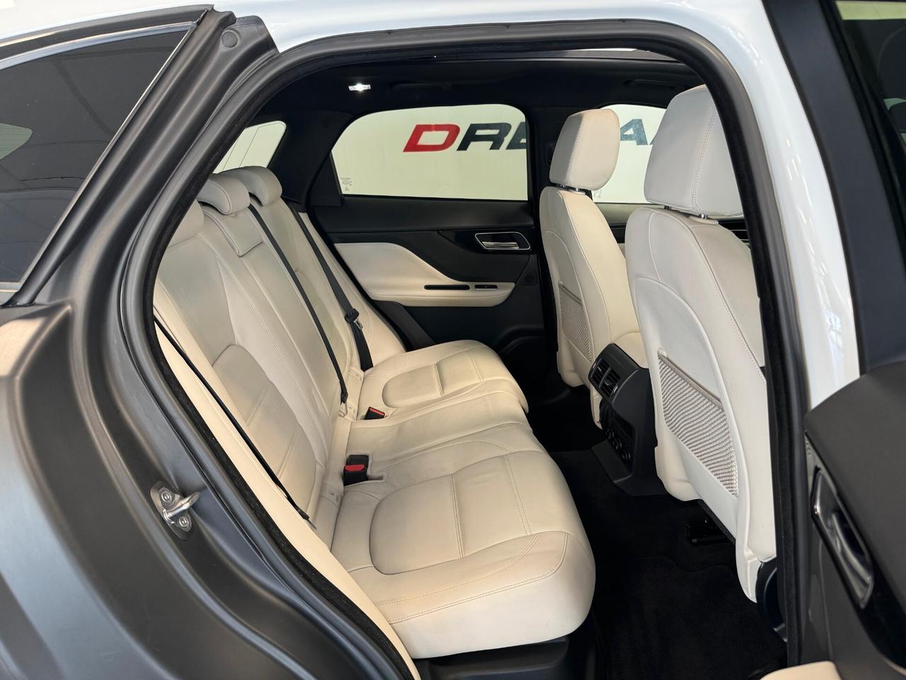 Jaguar F-Pace 2.0 D 180 CV AWD aut. R-Sport TETTO UNIPROP. PARI NUOVO