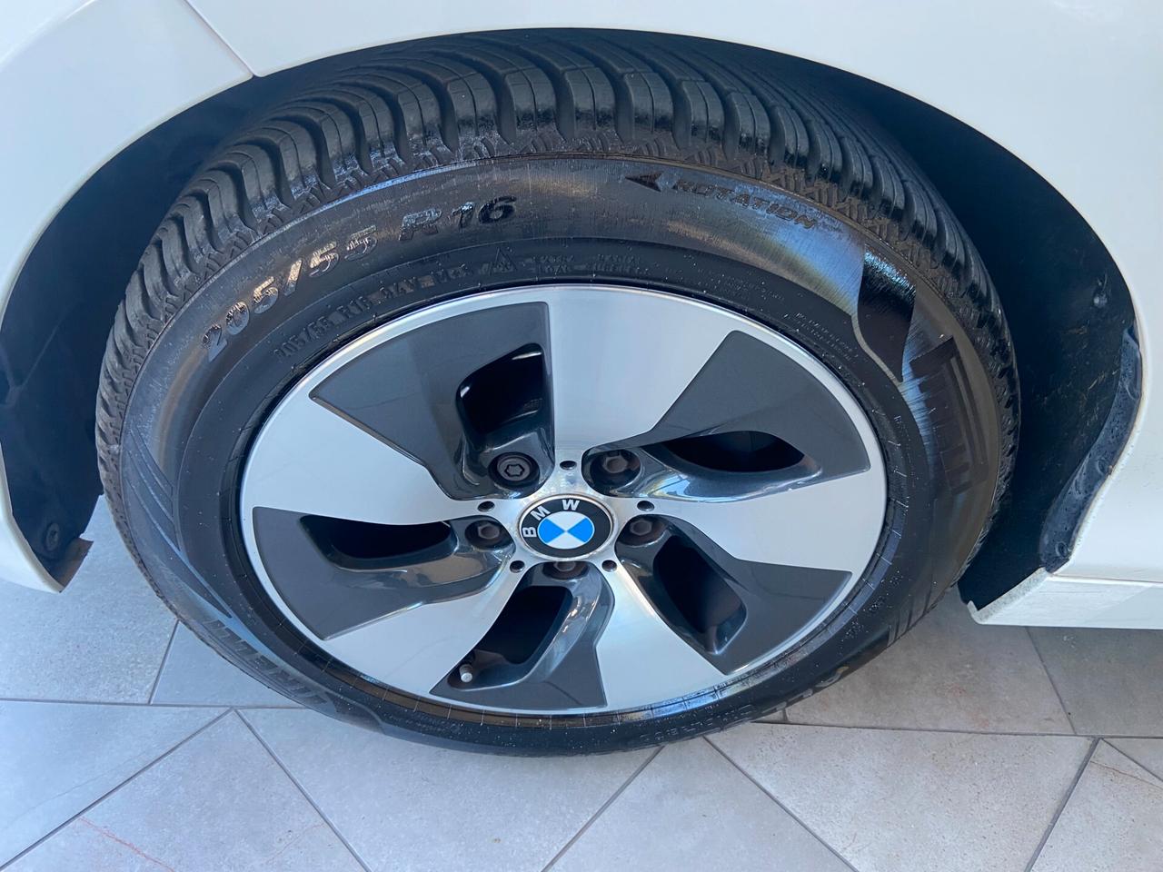 Bmw 116 116d 5p. Urban
