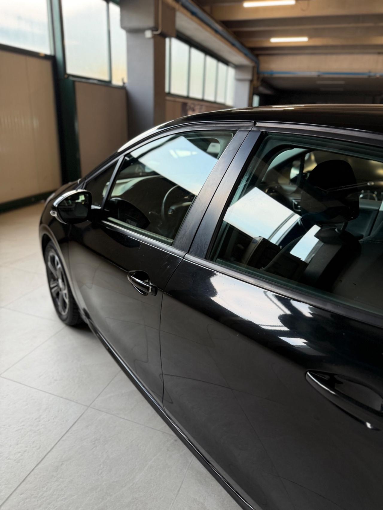 Peugeot 208 1.2 82CV 5P ALLURE NEOPAT KMCERT