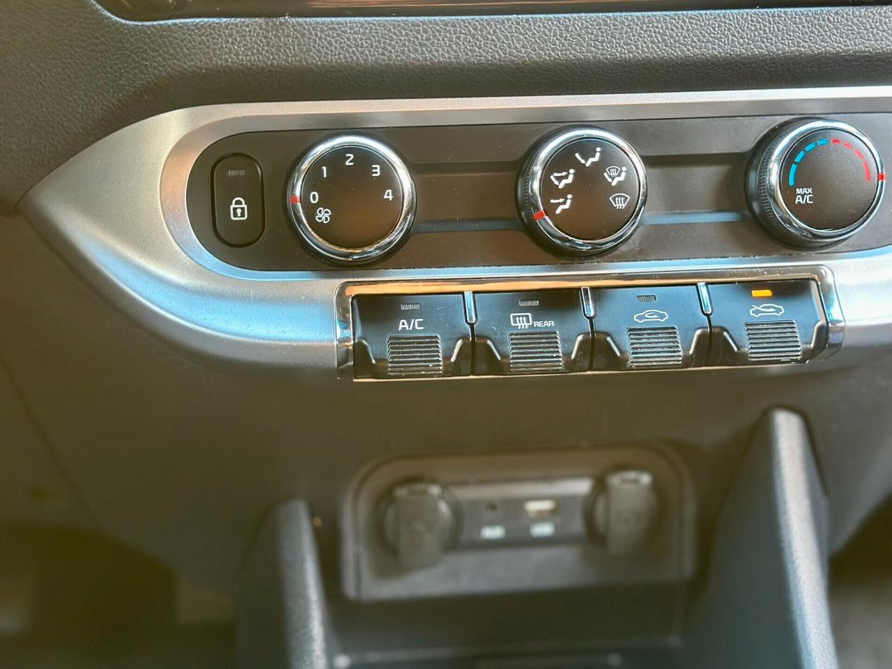 Kia Rio 1.1 CRDi 5 P OK neopatentati