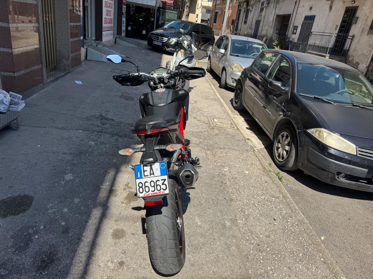 Ducati Hypermotard 821