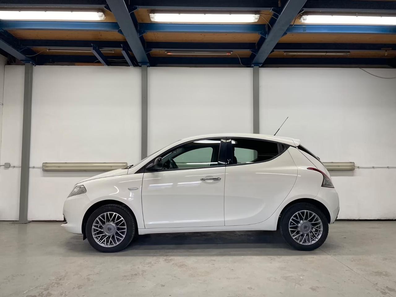 Lancia Ypsilon 1.3 MJT 16V 95 CV 5 porte S&S Elle ok neo patentati
