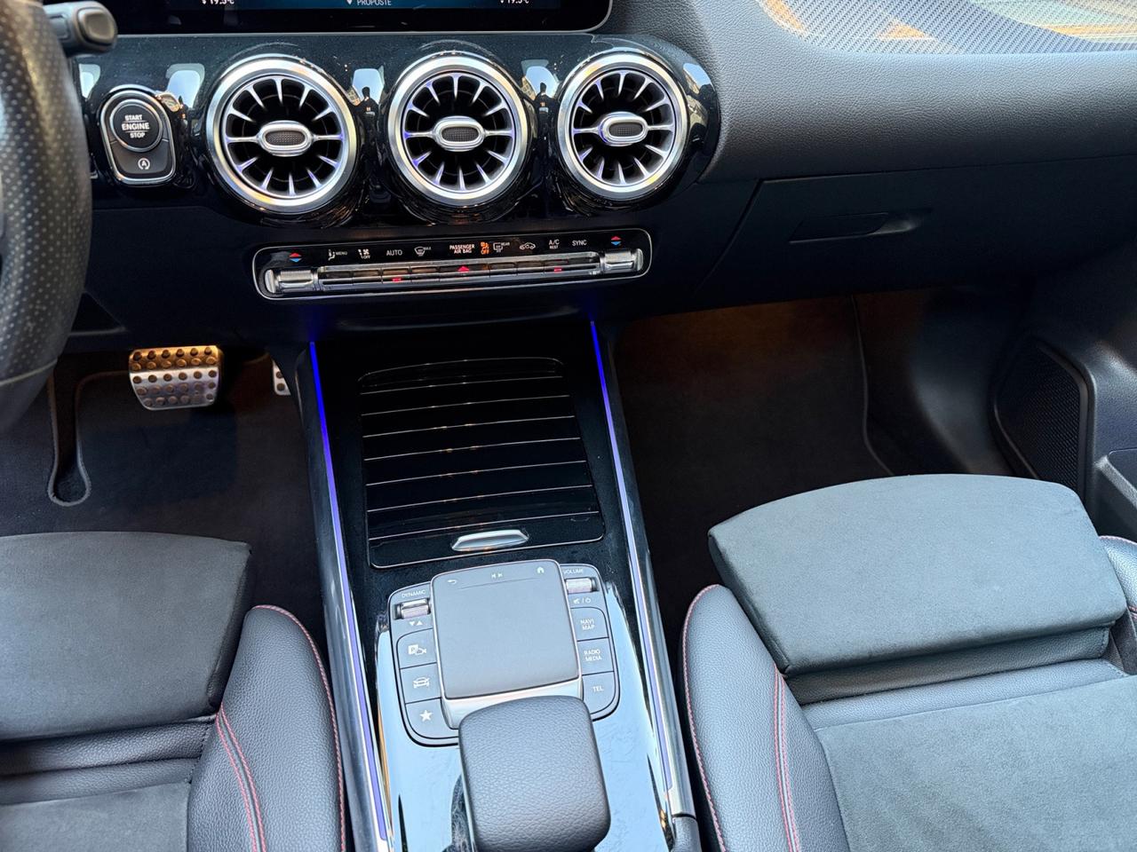 Mercedes GLA 200 d Premium 4matic autom. "TETTO PANORAMICO"