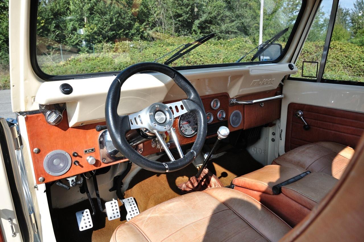 Jeep CJ-7 Golden Eagle 5.0 V8 AMC 304