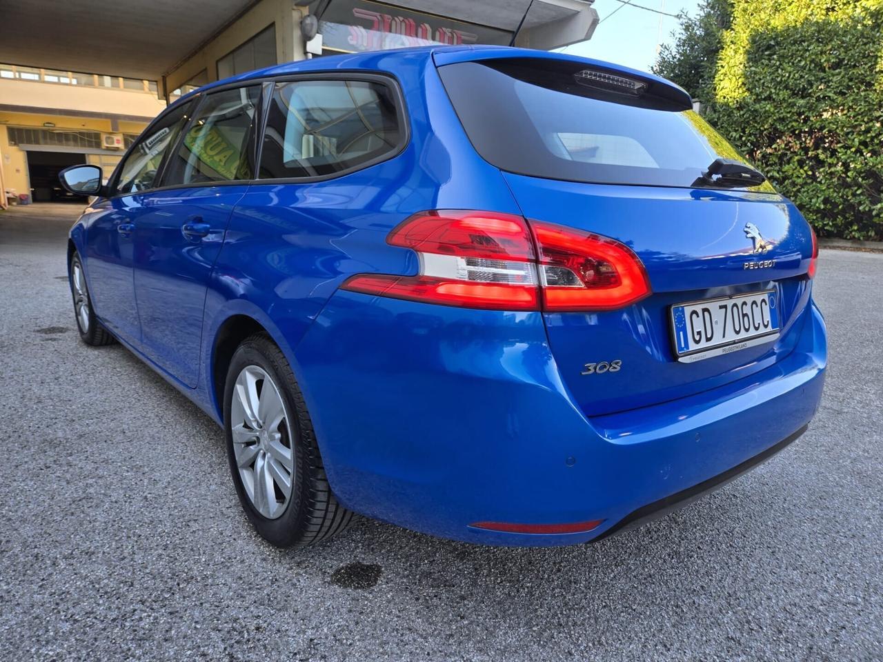 Peugeot 308 BlueHDi 130 S&S SW Allure