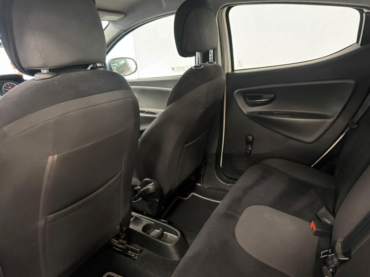 Lancia Ypsilon 1.2 69 CV 5 porte S&S Platinum