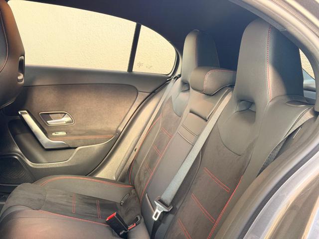 MERCEDES-BENZ A 200 Automatic AMG Line Premium