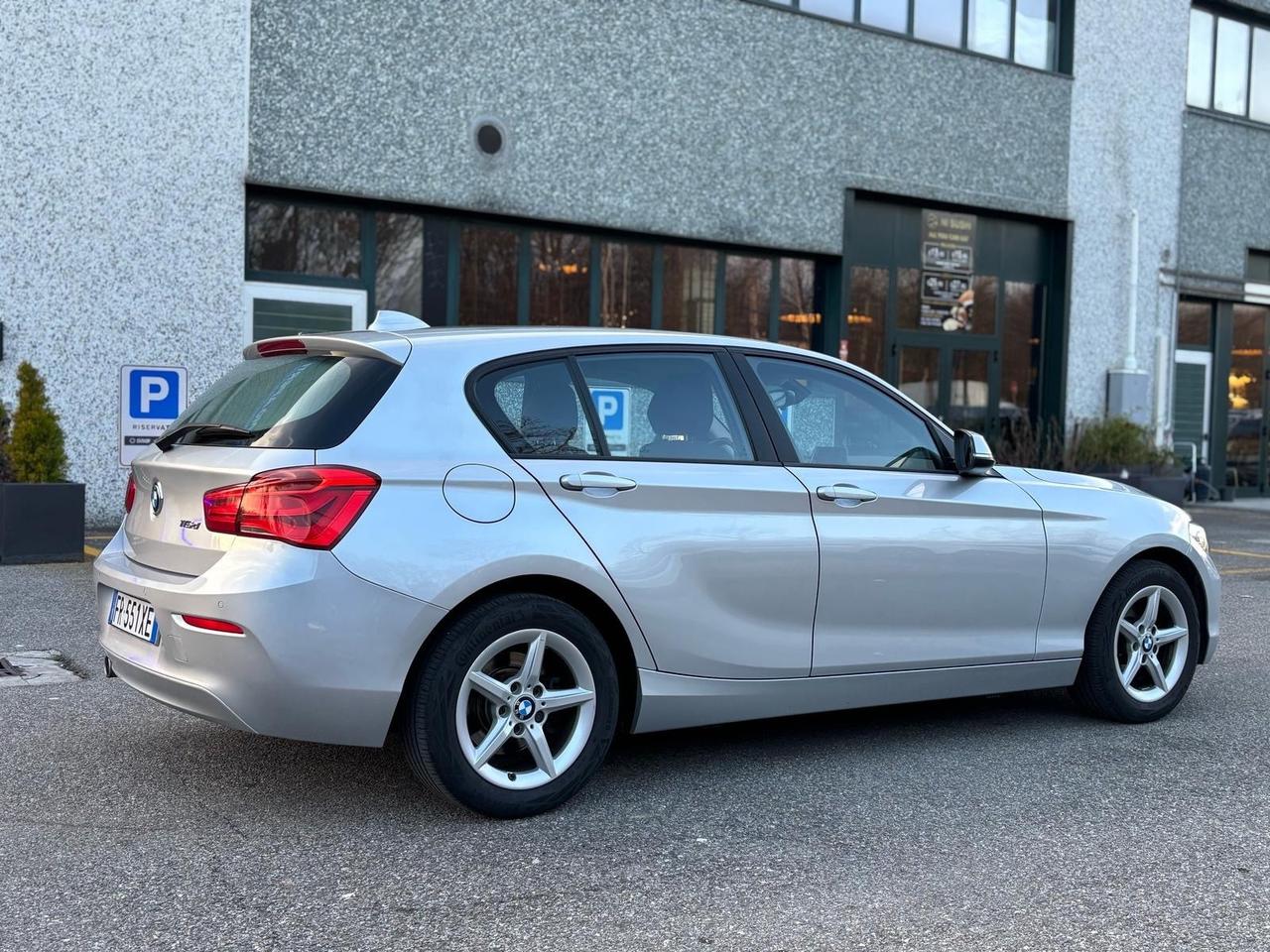 Bmw 116 5p. *AUTOMATICA*CERCHI*NEOPATENTATI*NAVI* 4GOMME