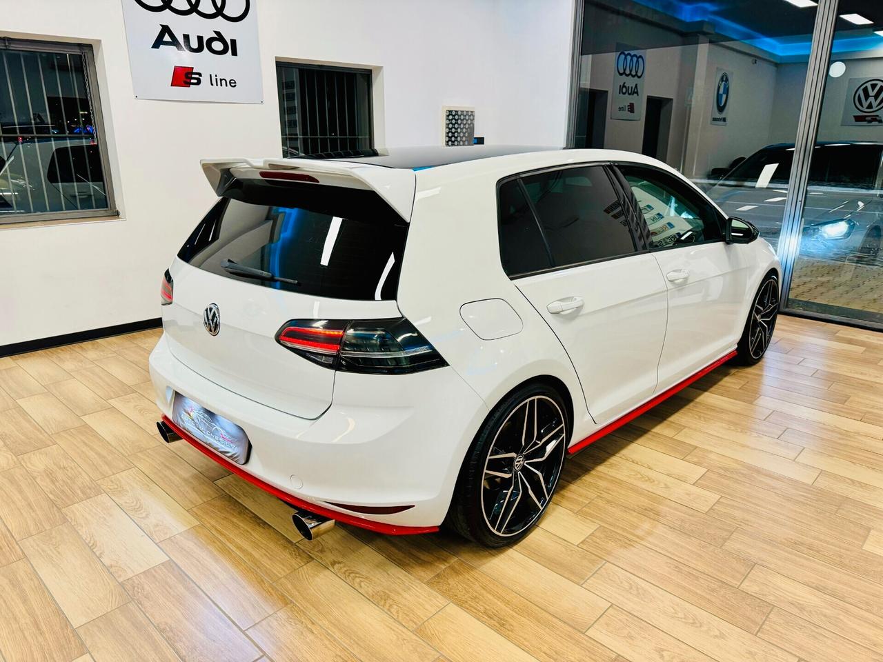 VW Golf 7 R-Line GTI PACK - 1.4 TSI 122CV DSG 5p High.