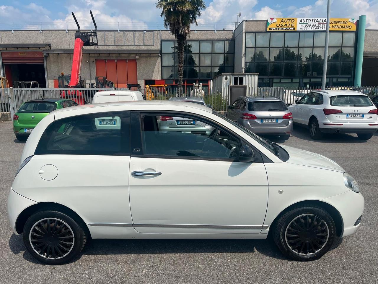 Lancia Ypsilon 1.3 MJT 75 CV