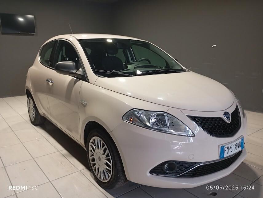 Lancia Ypsilon del 2017 benzina anche neopatentati