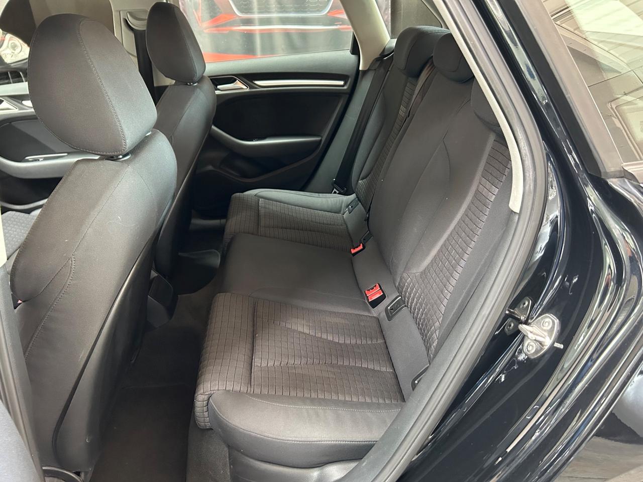 Audi A3 2.0 TDI 150cv S TRONIC automatica