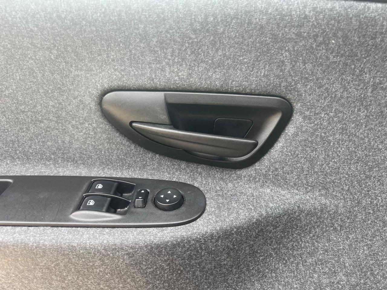 Lancia Ypsilon 1.2 69 CV Platinum NEOPATENTATI PERMUTE RATE GARANZIA