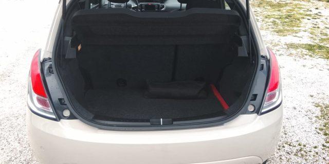 LANCIA Ypsilon 1.2 69 CV 5 porte GPL Ecochic Gold NEOPATENTATI