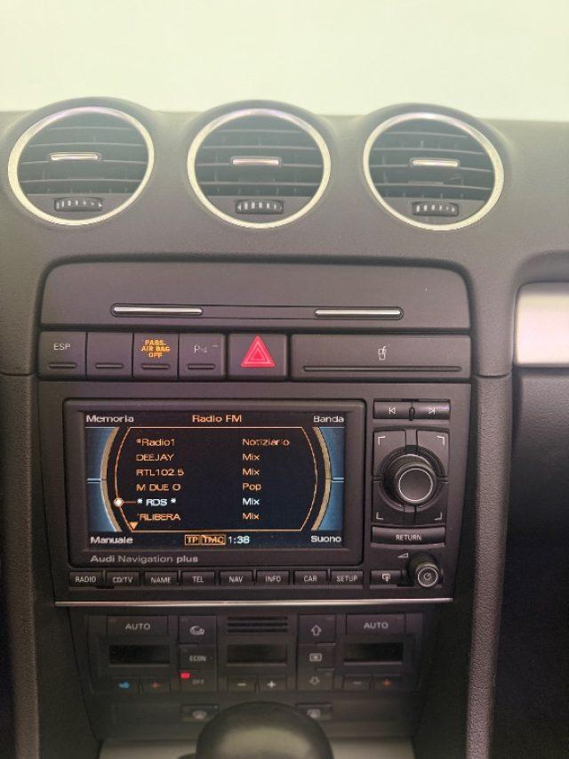 AUDI A4 Cabriolet 2.0 16V TFSI multitronic SLINE