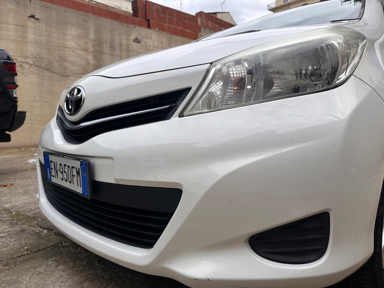 Toyota Yaris 1.0 5 porte Lounge