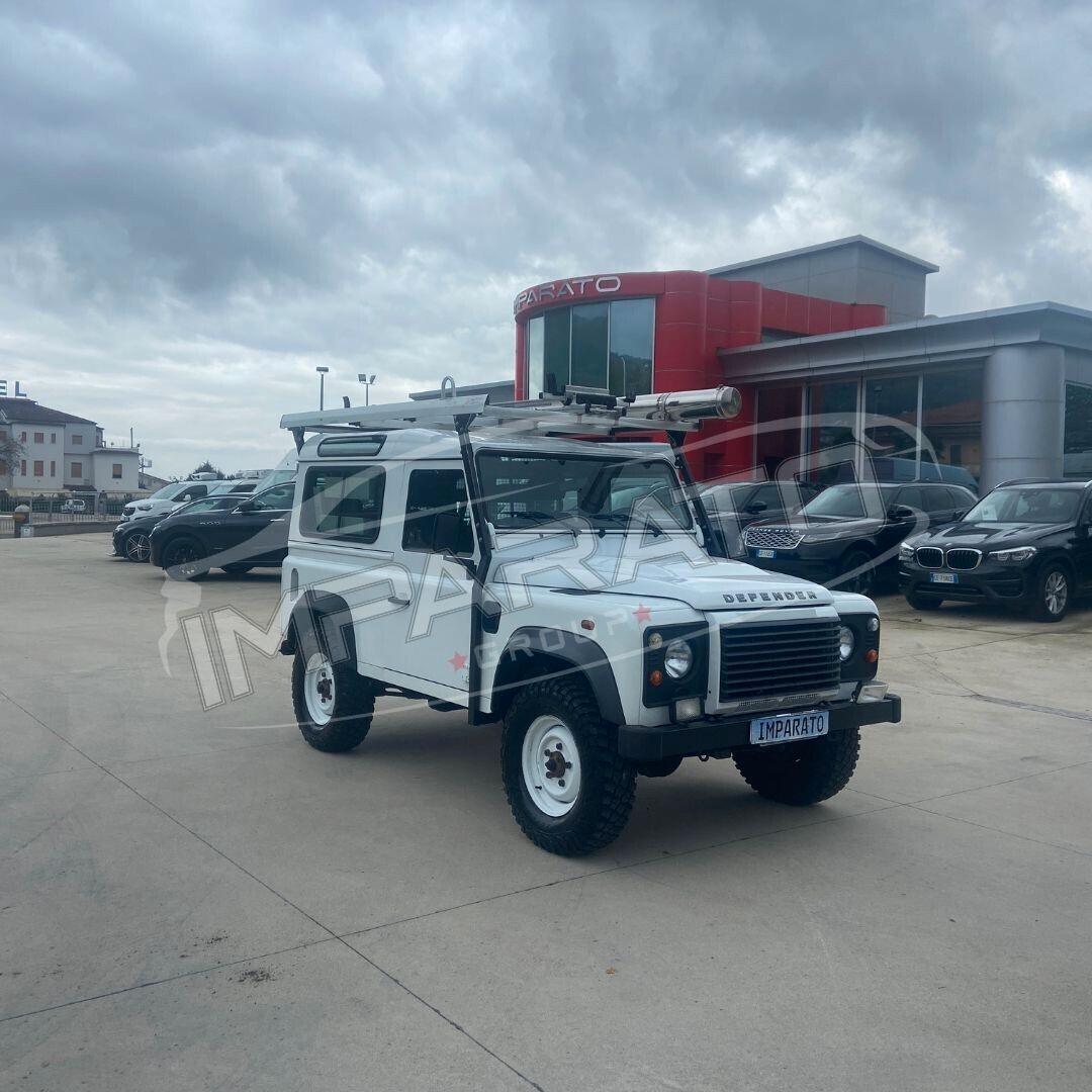 Land Rover Defender 90 2.2 TD4 Station Wagon SE N1