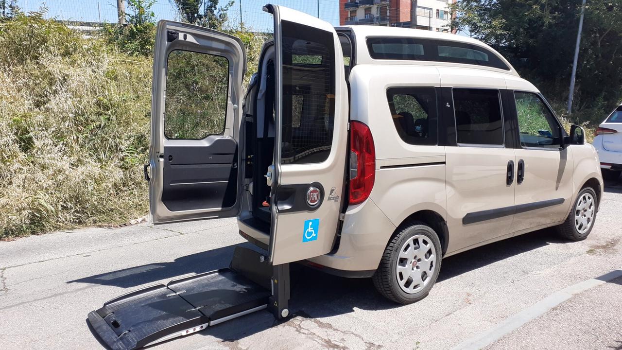 Doblo trasporto disabili benzina 47.988 KM!!