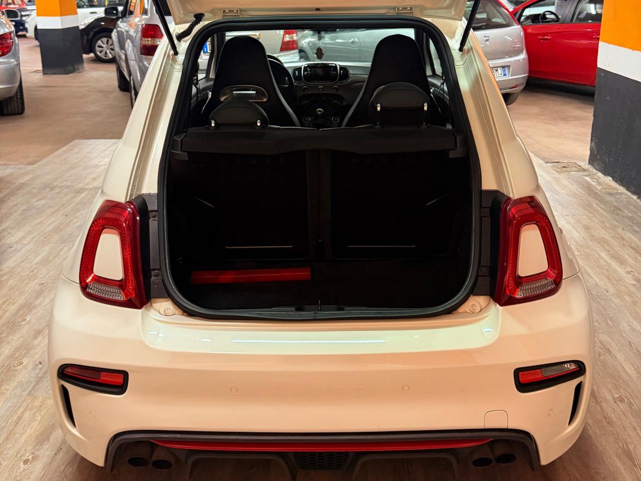 Abarth 595 con 165 CV Turismo 45.000 km