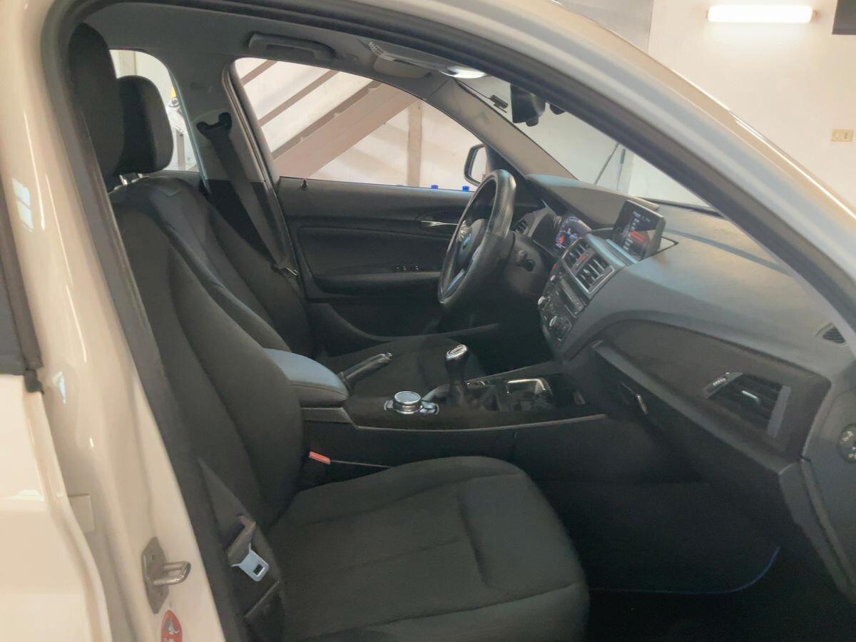 Bmw 116 116i 5p. Urban 110cv Manuale LiveCockpit Neopatentati