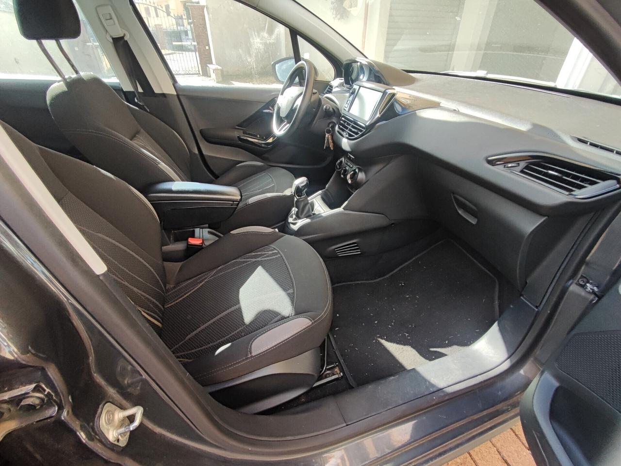 Peugeot 208 PureTech 82 5 porte Allure