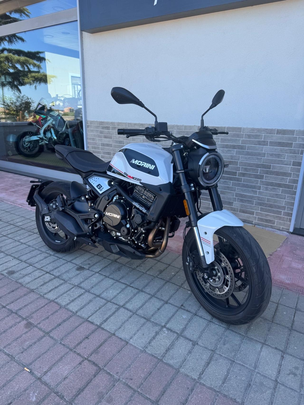 Moto Morini 6½ Street