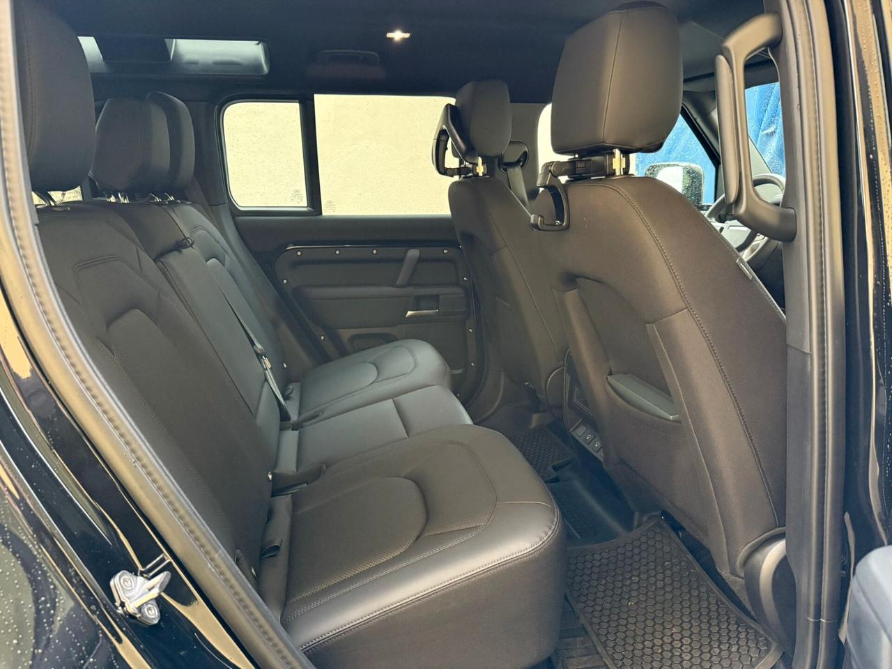 Land Rover Defender 110 3.0D I6 200 CV AWD Auto X-Dynamic SE