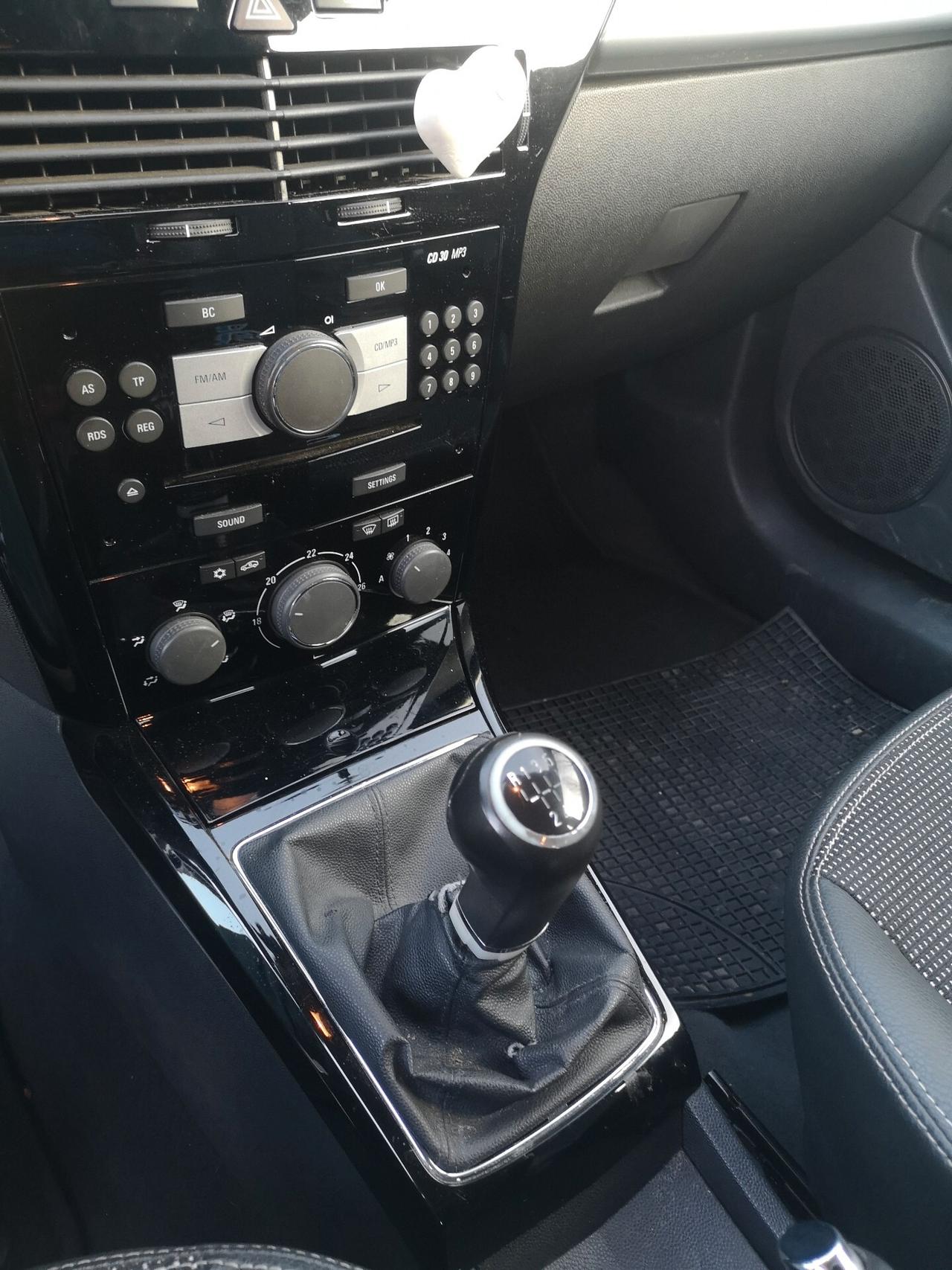 Opel Astra GTC 1.3 125 CV - 2007