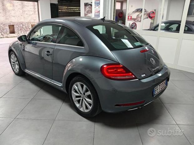 Volkswagen Maggiolino 2.0 TDI Design BlueMoti...