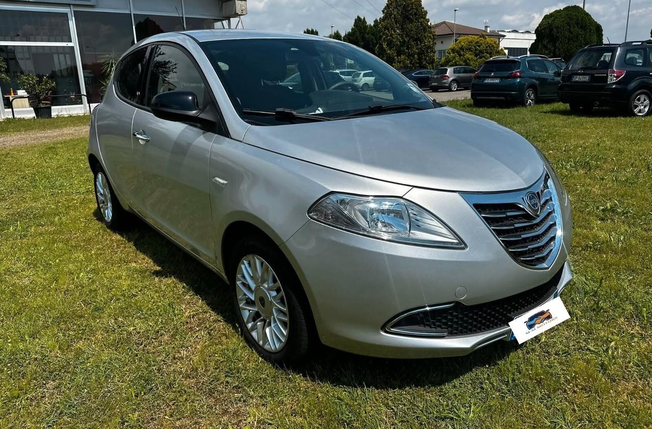Lancia Ypsilon 85CV CAMBIO AUTOMATICO